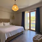 Mercans Hotel *